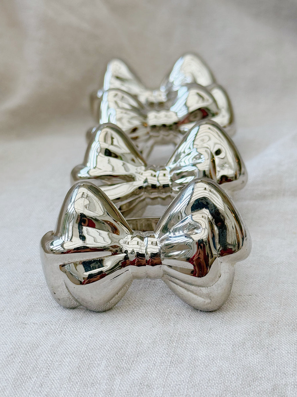 Vintage Silver Plated Napkins Rings Silver Bows (Set of 4)