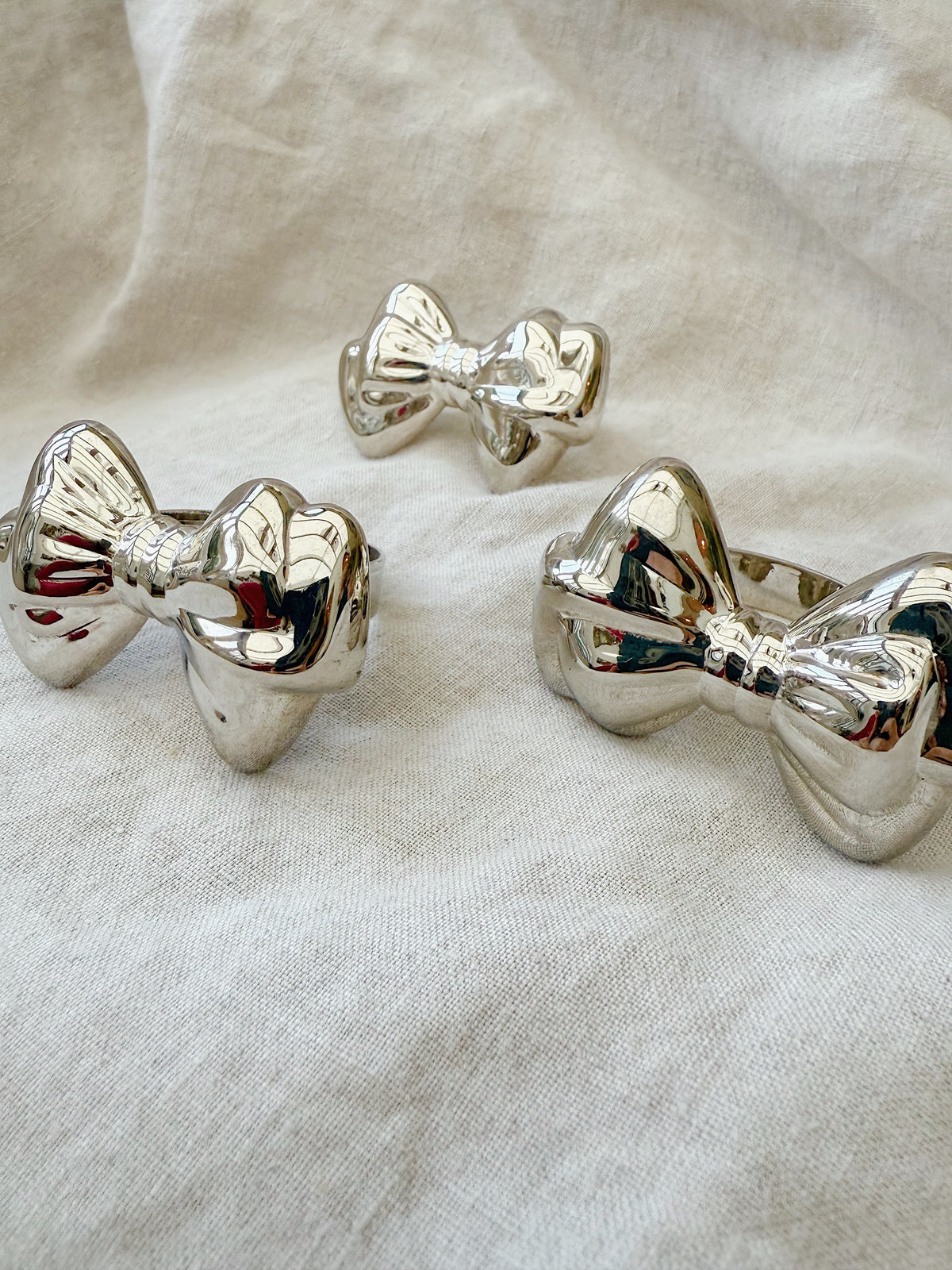 Vintage Silver Plated Napkins Rings Silver Bows (Set of 4)